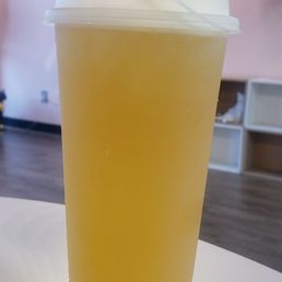 White peach tea + crystal boba White peach tea + crystal boba