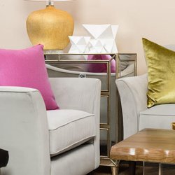 La-Z-Boy Home Furnishings & Décor