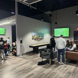 9Yards Golf Lounge - Private Bay + Area to host up to 30 people with catering available.  Shuffleboard, Darts, etc!