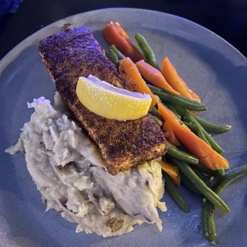 Gino's Surf - Salmon, garlic mashed with green beans and carrots - Breakfast & Brunch Near Me - Harrison Township, Michigan
