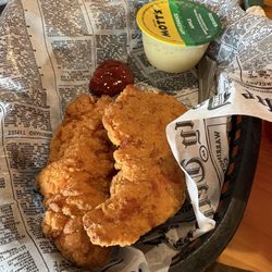 Lakeshore Bar & Grill - Kids chicken fingers
