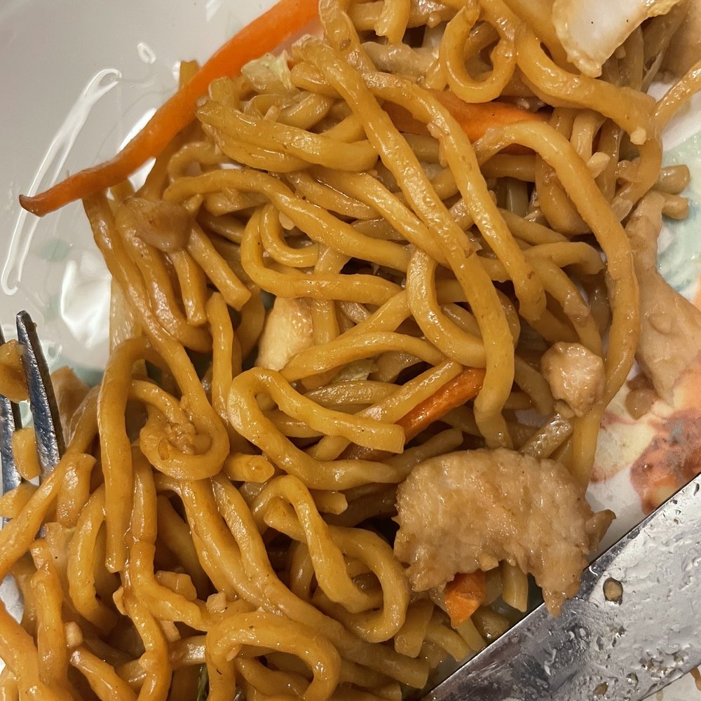 Ling Express - 35. Chicken Lo Mein - Chinese Near Me - Brandon, Florida Ling Express - 35. Chicken Lo Mein - Chinese Near Me - Brandon, Florida
