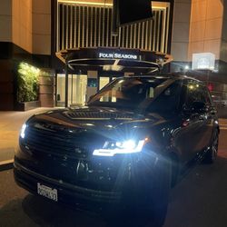 Ivory Coach - High end Suv brand new Range Rover black on black so beautiful I get a ride from SFO to San Francisco is amazing.