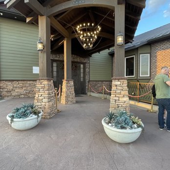 Zion Cliff Lodge - Lovely entrance - Hotels Near Me - Hildale, Utah Zion Cliff Lodge - Lovely entrance - Hotels Near Me - Hildale, Utah
