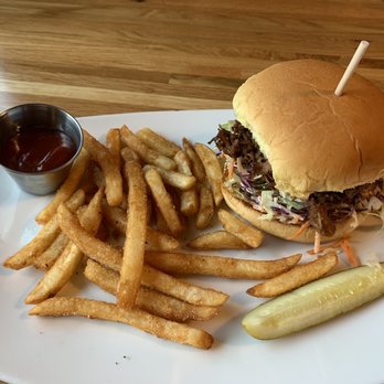 Great Notion Brewing - NW28th - BBQ pulled pork sandwich - Brewpubs Near Me - Portland, Oregon Great Notion Brewing - NW28th - BBQ pulled pork sandwich - Brewpubs Near Me - Portland, Oregon