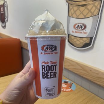 A&W Restaurant - Root beer float - Fast Food Near Me - Niagara Falls, New York