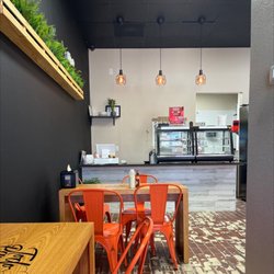 Todopasapalos - Counter and pastry display