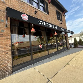 Maxie's - Outside - Southern Near Me - Milwaukee, Wisconsin Maxie's - Outside - Southern Near Me - Milwaukee, Wisconsin