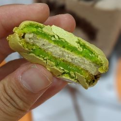 Paris Baguette - Pistachio macaron