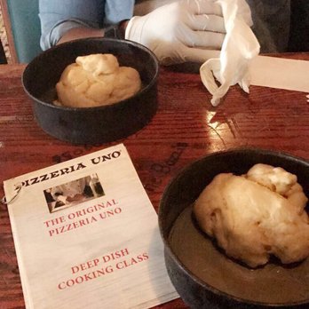 Pizzeria Uno - Pizza Near Me - Chicago, Illinois