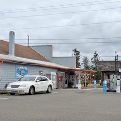 Chinook Country Store