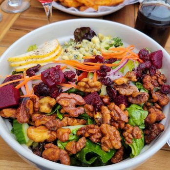 Pub Burgundy Lion - British Near Me - Montreal, Quebec
