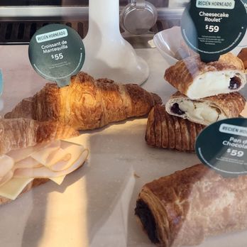 Starbucks - Postres. Diciembre 2023 - Coffee & Tea Near Me - Lomas del Mar, BCN
