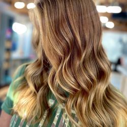 Lavish Salon & Spa - Dimensional color that grows out gracefully