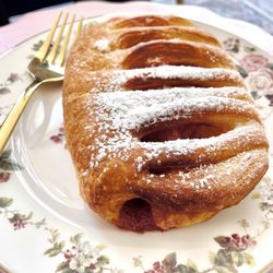 Boulangerie French Bakery - Boulangerie Strawberry pastry