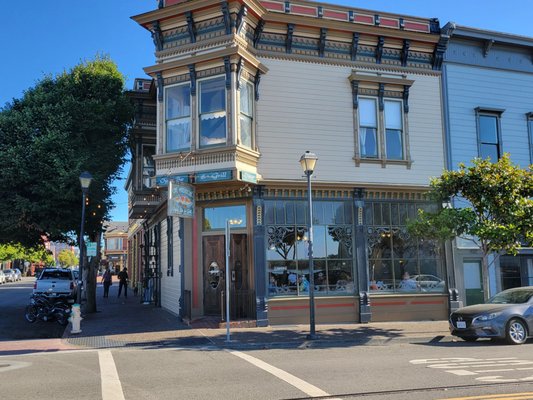 Café Waterfront by null