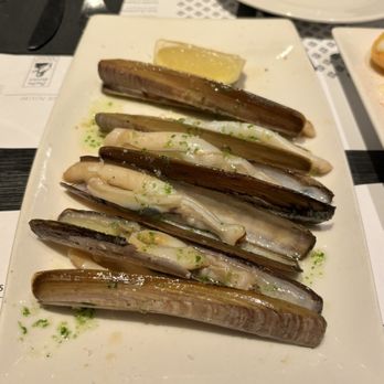 Vinitus - Grilled Razor Claims (this was delicious!) €11,20 - Tapas Bars Near Me - Barcelona, B