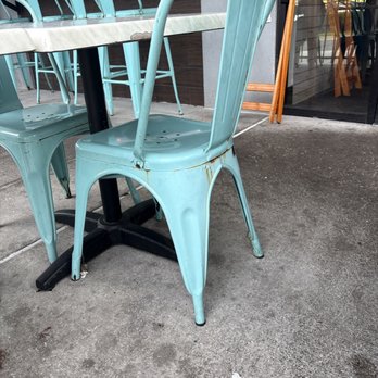 Another Broken Egg Cafe - Rusty chairs - American Near Me - Jacksonville, Florida Another Broken Egg Cafe - Rusty chairs - American Near Me - Jacksonville, Florida