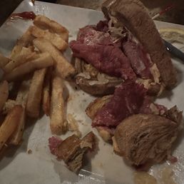 Ruben with old meat and cold fry's. I ate half of a half!