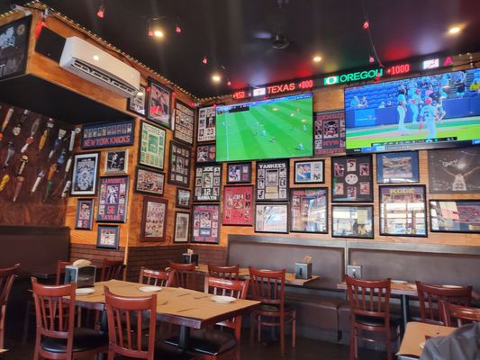 Daddy'Os BBQ & Sports Bar by null