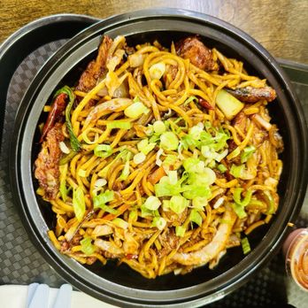Momo2Go - Szechuan Chowmein - Himalayan/Nepalese Near Me - Irving, Texas