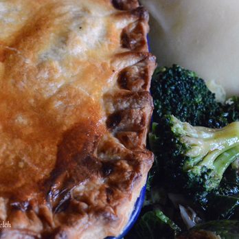 George & Dragon Inn - Beef pie with ample mashed potatoes and nicely cooked autumn vegetables - George & Dragon - Pubs Near Me - Tunbridge Wells, KEN George & Dragon Inn - Beef pie with ample mashed potatoes and nicely cooked autumn vegetables - George & Dragon - Pubs Near Me - Tunbridge Wells, KEN