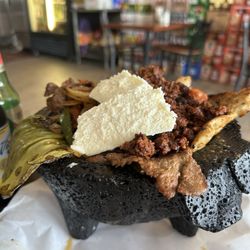Daisy's Restaurant - Molcajete de Carne