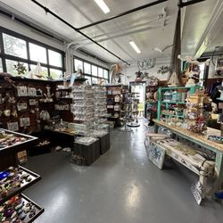 Umpqua River Lighthouse Museum Gift Store - Inside