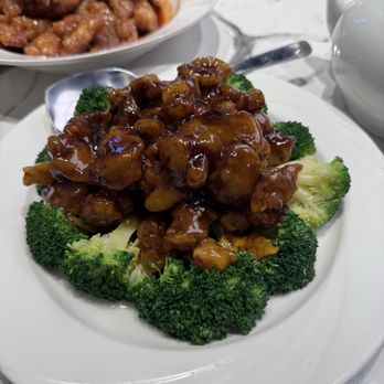 Moon Kee - Crispy orange beef - Cantonese Near Me - New York, New York