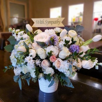 Scent Flowers - sympathy arrangement - Florists Near Me - Los Angeles, California Scent Flowers - sympathy arrangement - Florists Near Me - Los Angeles, California