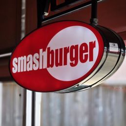 Smashburger logo Smashburger logo