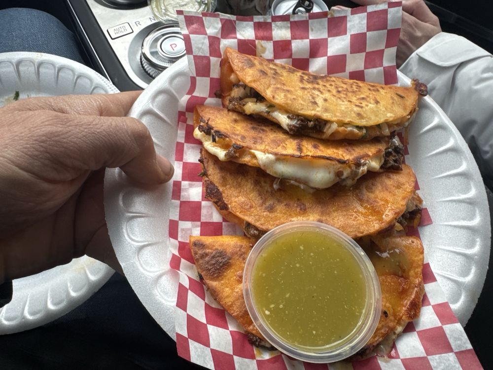 N & M Tacos De Birria