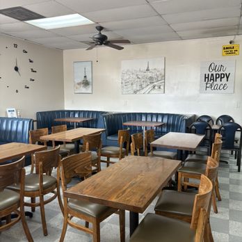 Champ's Deli Restaurant - Seating area - Delis Near Me - Signal Hill, California Champ's Deli Restaurant - Seating area - Delis Near Me - Signal Hill, California