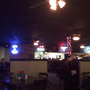 Memphis Pizza Cafe - Looking at the kitchen. - Pizza Near Me - Memphis, Tennessee