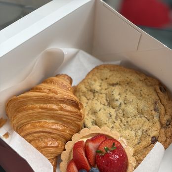 Crème Bakery - Bakeries Near Me - Claremont, California Crème Bakery - Bakeries Near Me - Claremont, California
