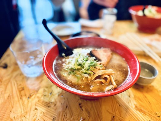 Susuru Ramen by null