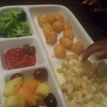 Weber Grill Restaurant - Kids Mac and cheese meal, comes with free cookie - Barbeque Near Me - Chicago, Illinois