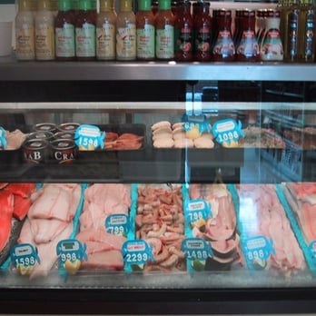 Casey's Market - a variety of meats in a display case - Meat Shops Near Me - Western Springs, Illinois