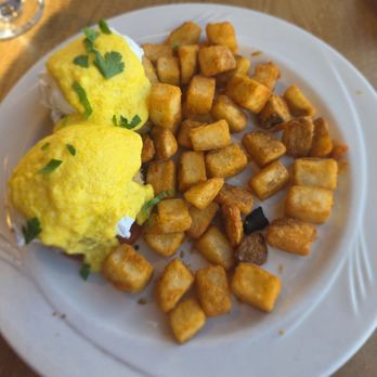 Moss Beach Distillery - Crab cakes benedict - Seafood Near Me - Moss Beach, California