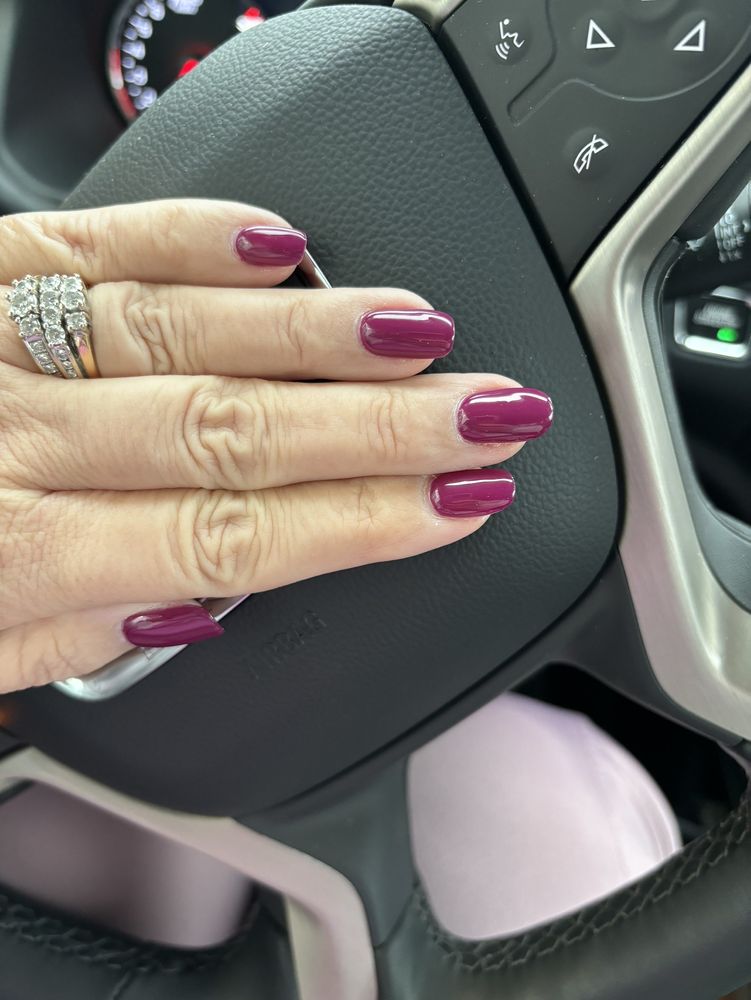 Tiffany Nails & Spa Logo