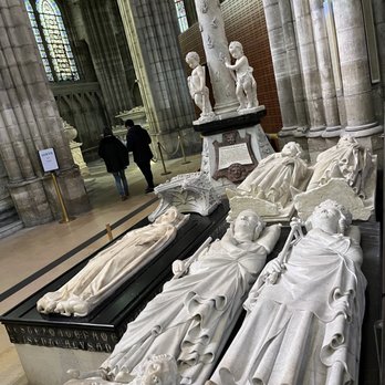 Basilique Cathédrale de Saint-Denis - Churches Near Me - Saint-Denis, 93
