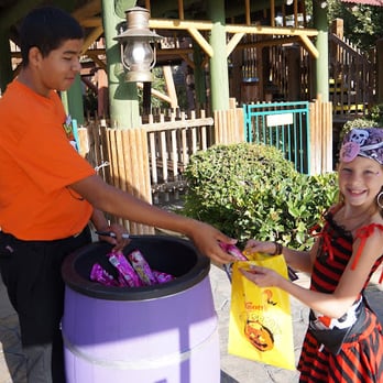Camp Snoopy At Knott's - Trick-or-treating at Camp Spooky - Amusement Parks Near Me - Buena Park, California