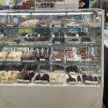 Kilwins Ice Cream - Chocolate - Fudge - Ice Cream & Frozen Yogurt Near Me - Celebration, Florida Kilwins Ice Cream - Chocolate - Fudge - Ice Cream & Frozen Yogurt Near Me - Celebration, Florida