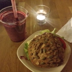 Konditori Sans Rival - Blåbärssmoothie med pumpafralla.