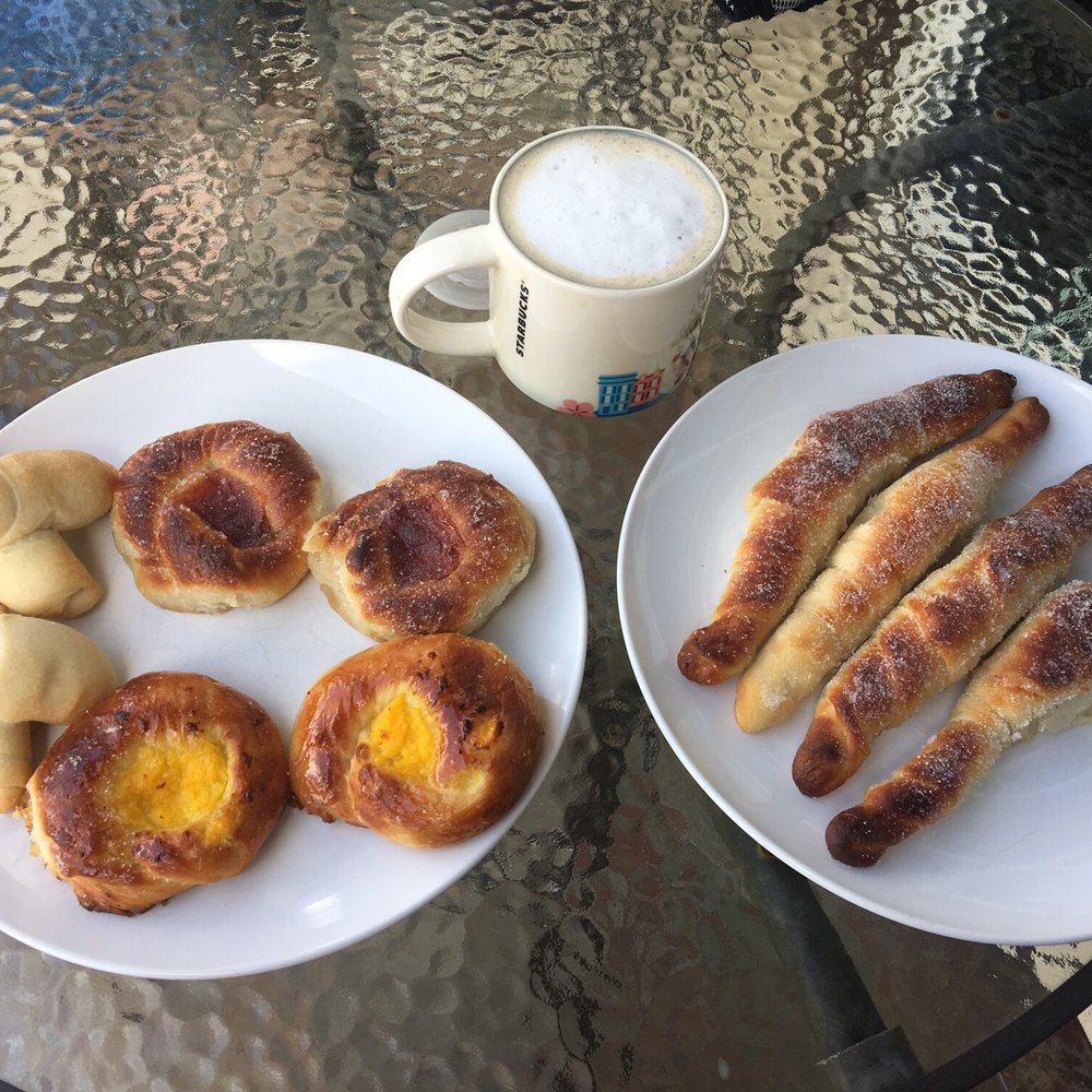 Authentic facturas await... Authentic facturas await...