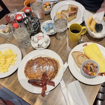 Famous Toastery Keagy Village - Breakfast & Brunch Near Me - Roanoke, Virginia Famous Toastery Keagy Village - Breakfast & Brunch Near Me - Roanoke, Virginia