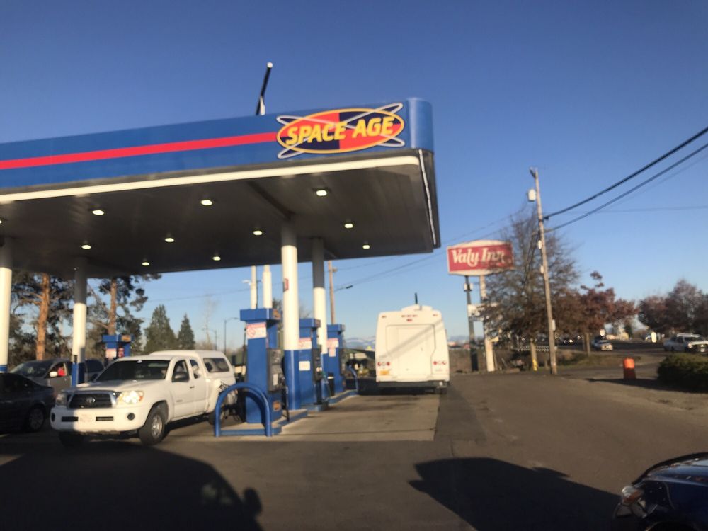 ALBANY SPACE AGE Updated October 2024 3135 Santiam Hwy SE, Albany