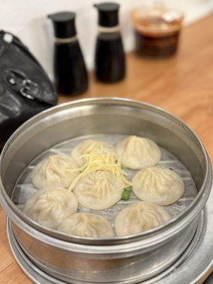 Luscious Dumplings - Michelin Bib Gourmand by null