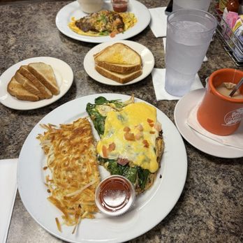 Apple Barrel Cafe - Spinach & Mushroom omelette and Chili omelette - Waffles Near Me - Tulsa, Oklahoma