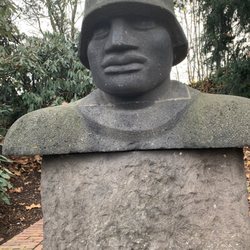 Innere Festigung - "Innere Festigung" von Jupp Rübsam, 1928. Monument of Jupp Rübsam,1928